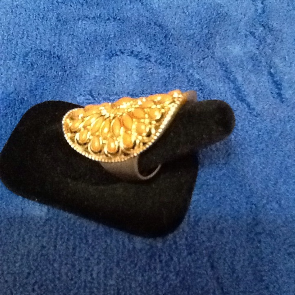 Statement Ring - Picture 3 of 5